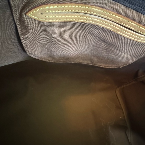 Louis Vuitton Monogram Canvas Speedy 40 - Picture 10 of 11